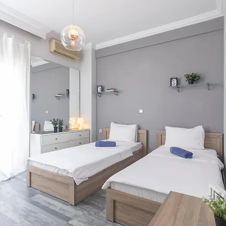 Houseloft Commercial Central * Selanik