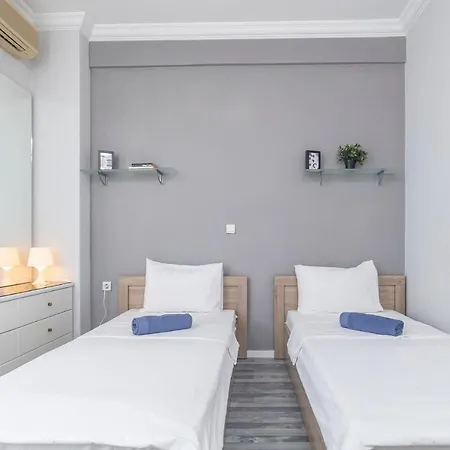 Houseloft Commercial Central * Selanik